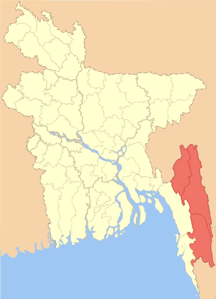 বাংলাদেশের মানচিত্র, দক্ষিণ-পূর্ব কোণে রাঙামাটি, খাগড়াছড়ি ও বান্দরবান তিন জেলা লাল রঙে চিহ্নিত